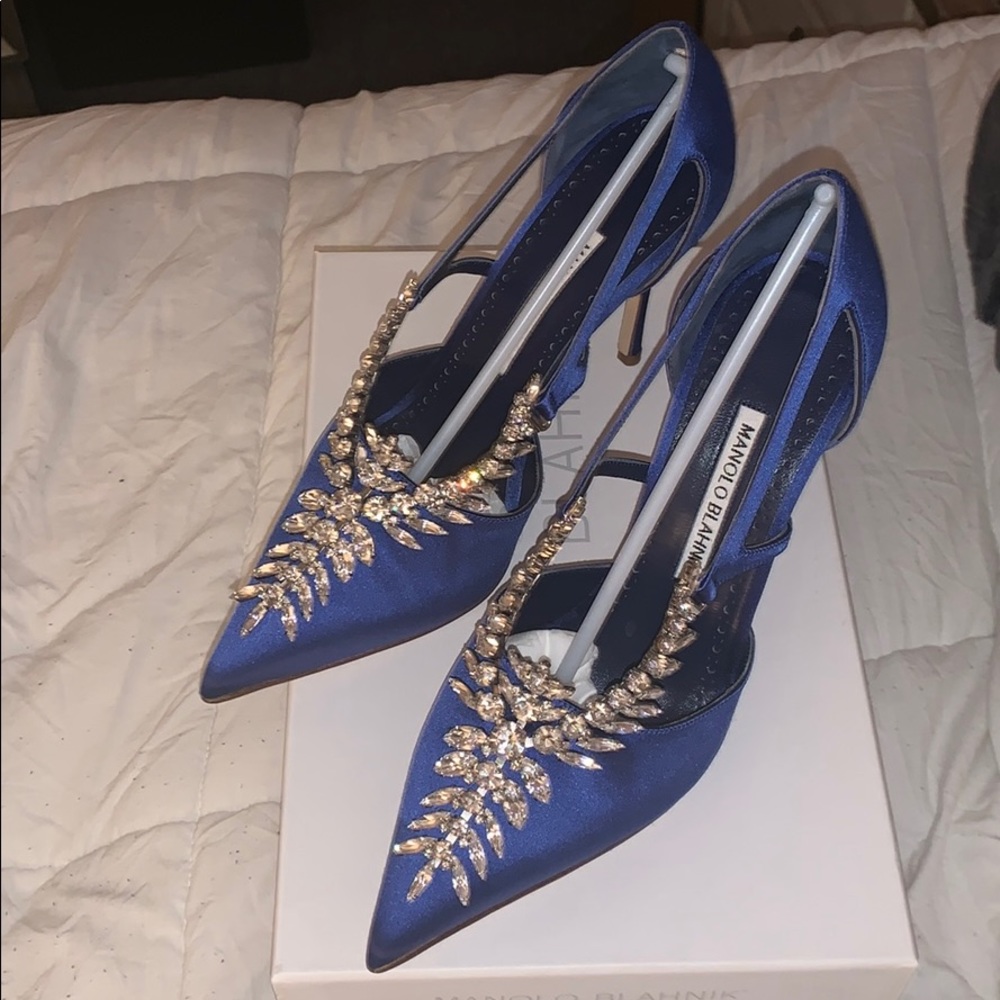 Host Pick Manolo blahnik lala pumps price drop
